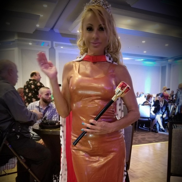 LATEX! Floor length bronze latex dress - Picture 3 of 4